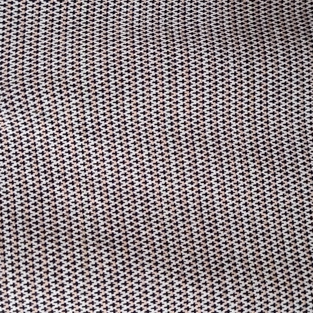 Tan & Gray Tiny Diamond Design Collared Polo Shirt/Golf Shirt, Large, Like New - Picture 3 of 5